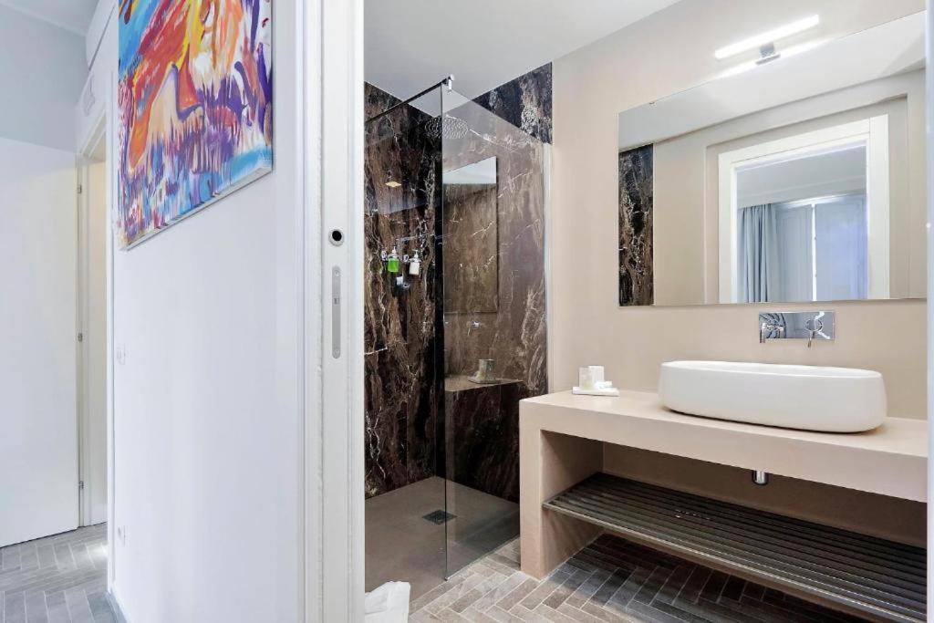 Della Croce Rooms โรม ภายนอก รูปภาพ