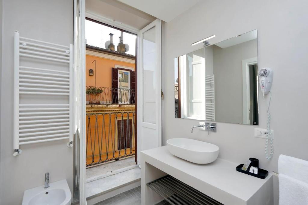 Della Croce Rooms โรม ภายนอก รูปภาพ