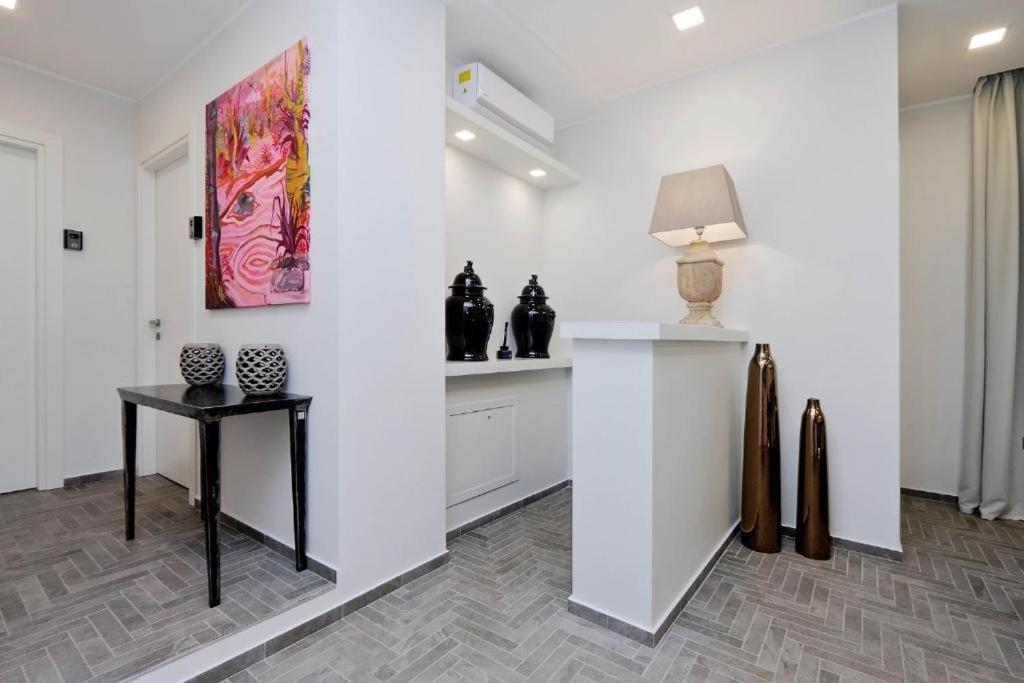 Della Croce Rooms โรม ภายนอก รูปภาพ